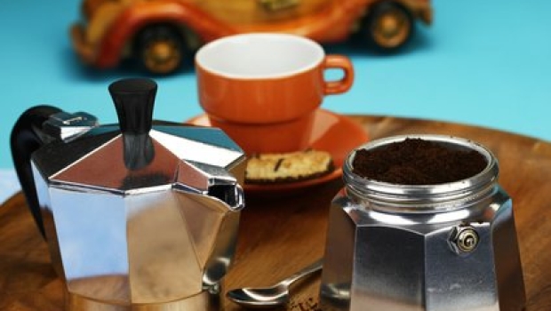 Reinigung und Pflege eines Espressokochers